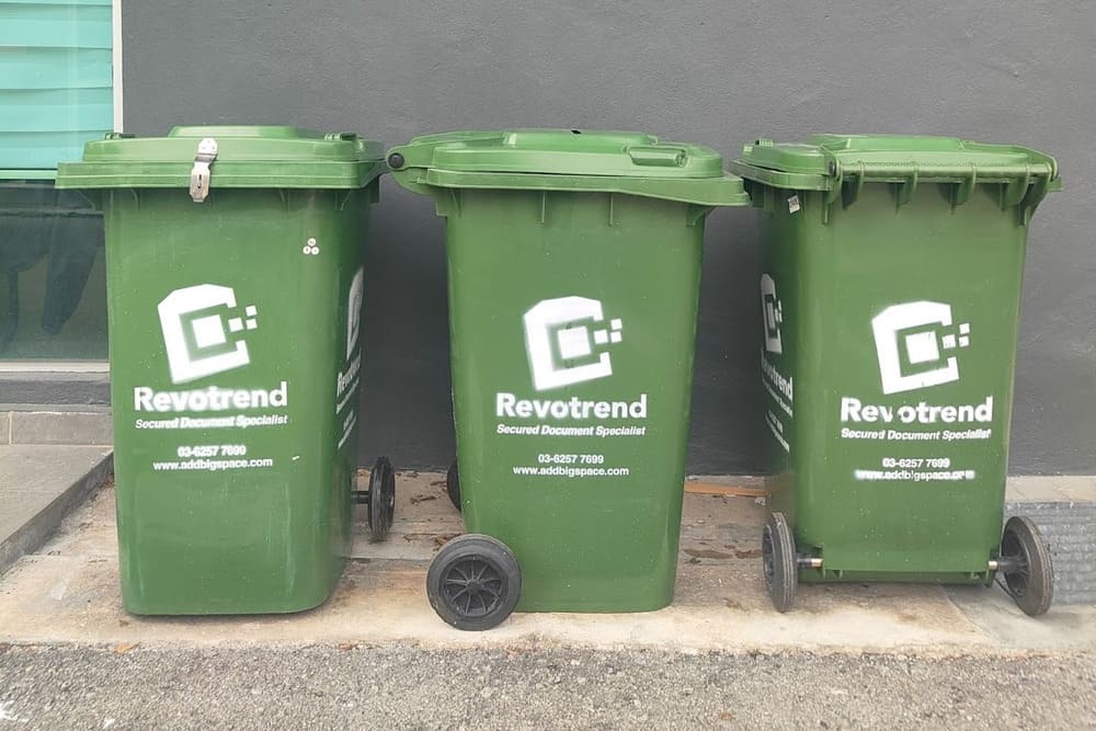 Revotrend lockable wheelie bins for securing shredded documents